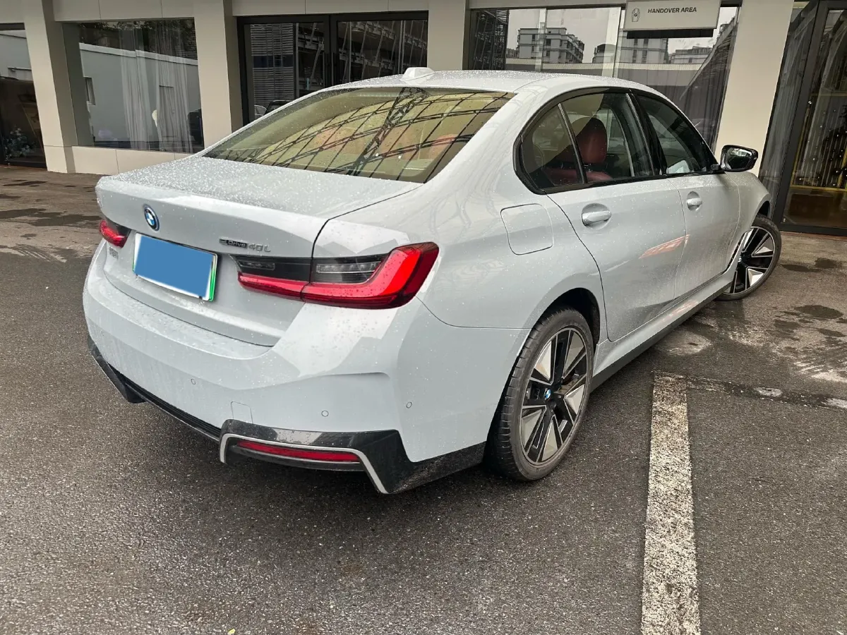 BMW – 2025 – I3 BEV