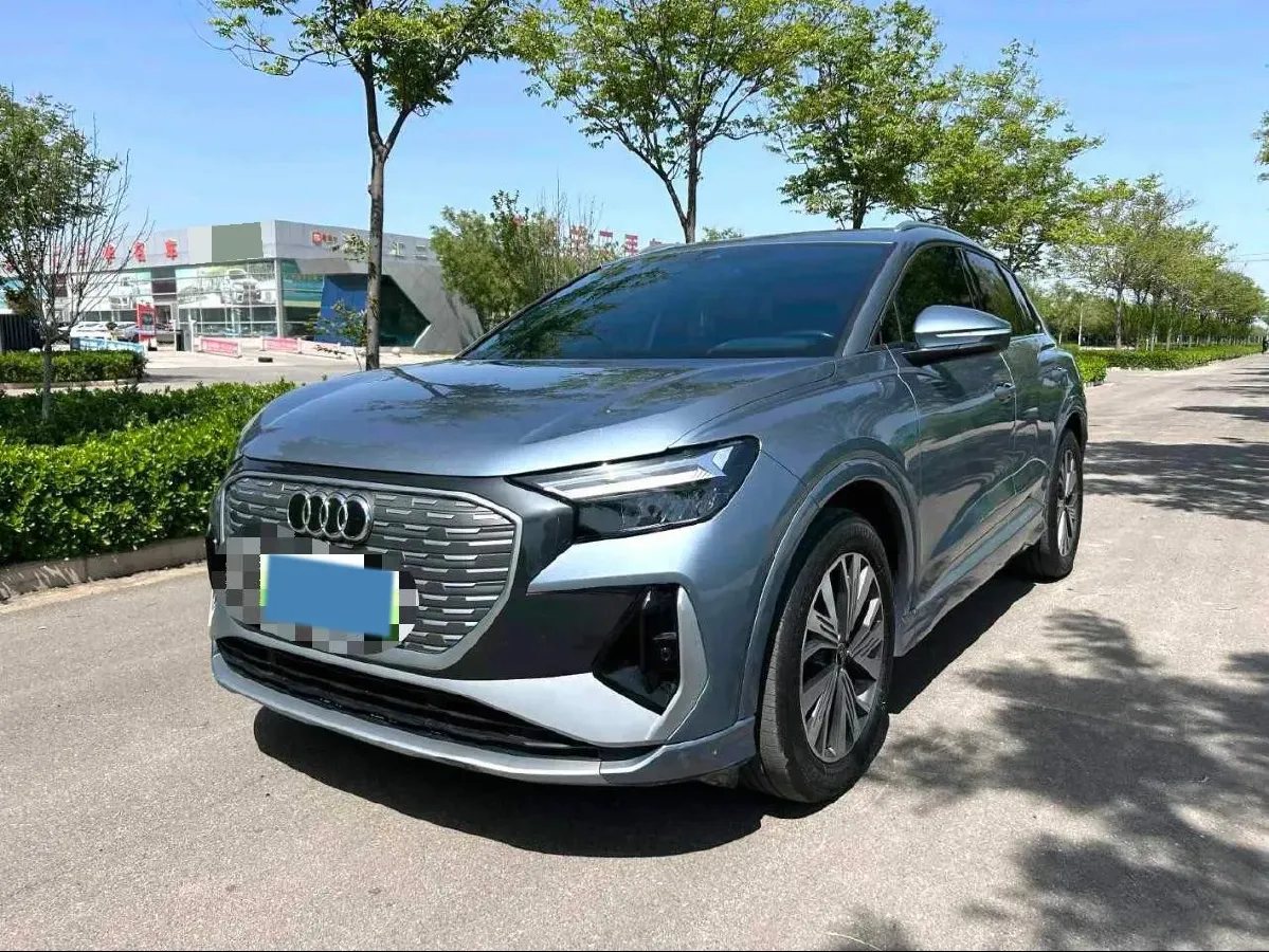 AUDI – 2024 – Q4 E-TRON BEV