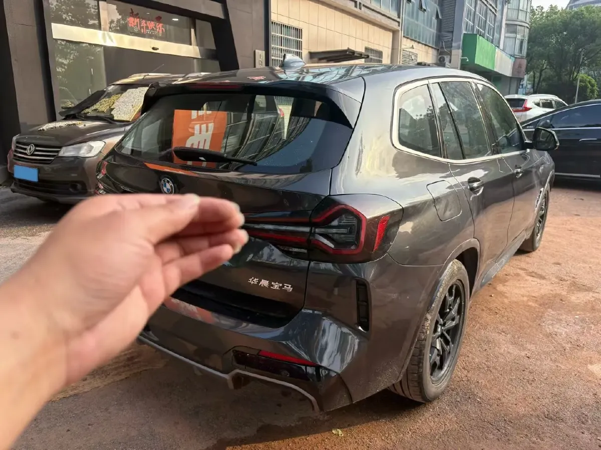 BMW – 2022 – IX3 BEV