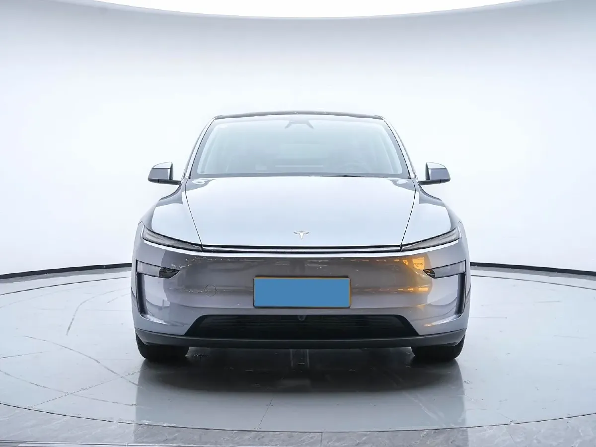 TESLA – 2025 – MODEL Y BEV