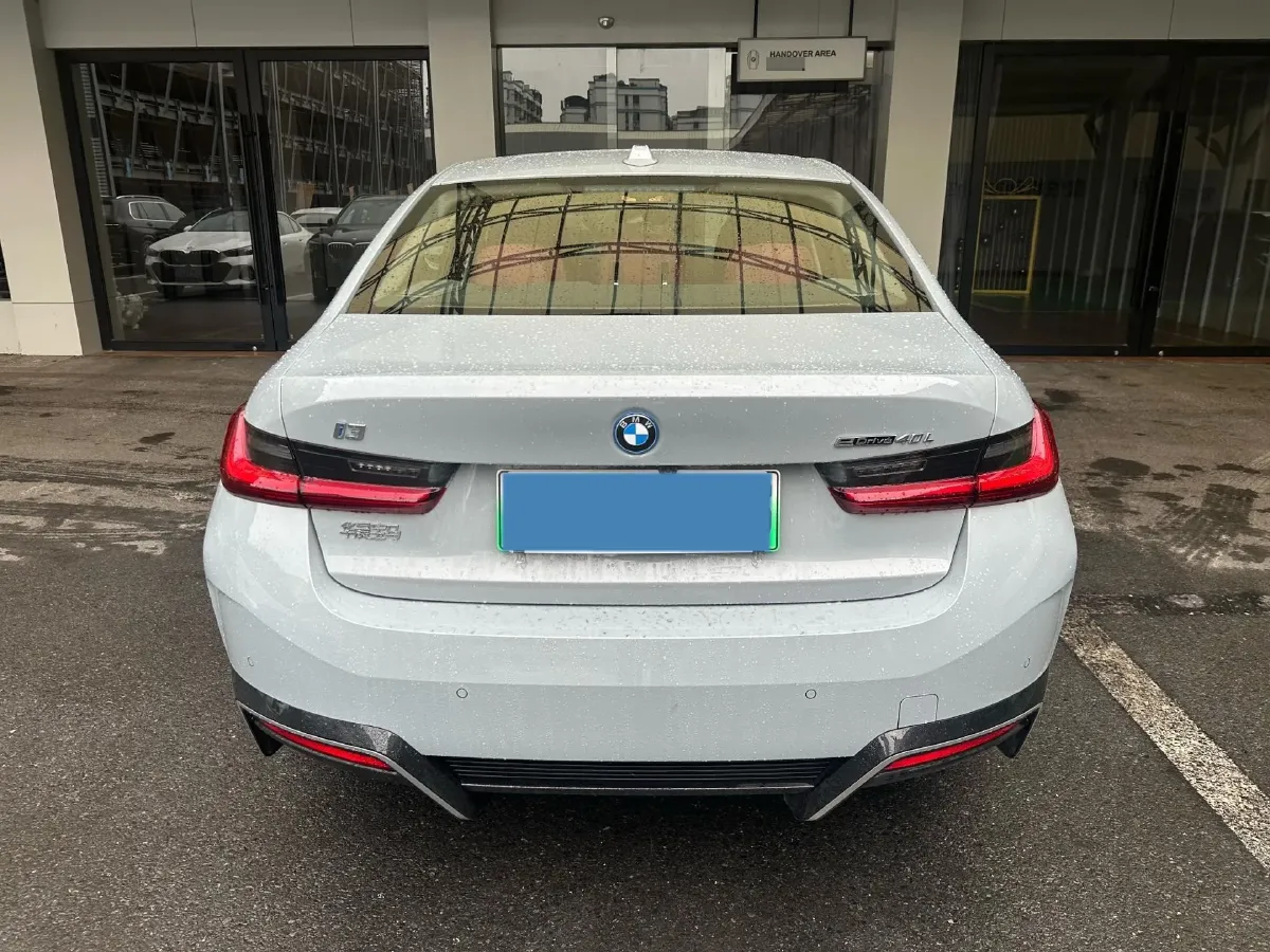 BMW – 2025 – I3 BEV