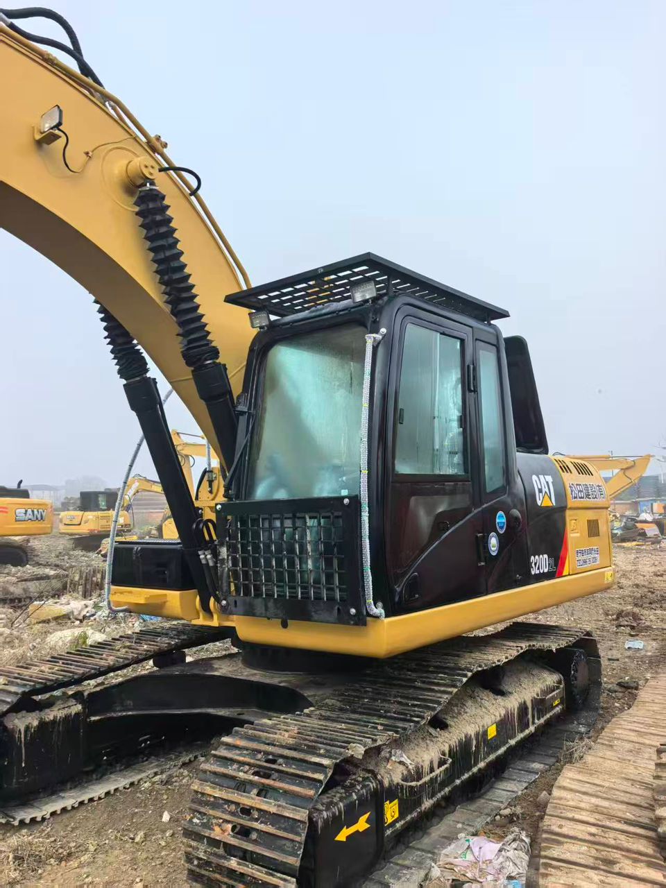 CAT – 2023 – 320DL