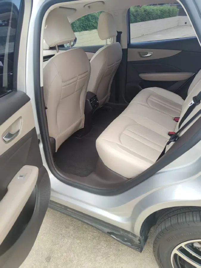 MG – 2025 – MG ES5 BEV
