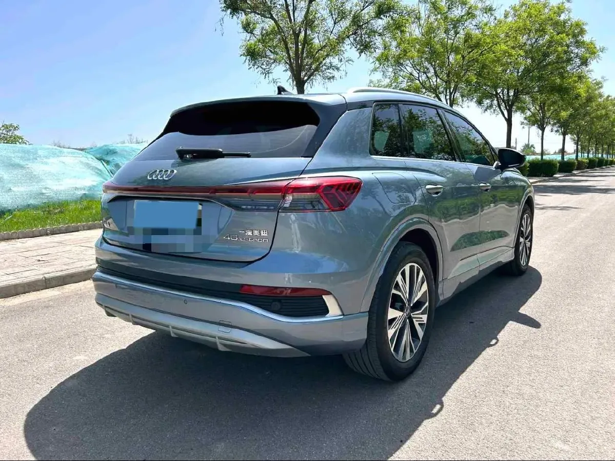 AUDI – 2024 – Q4 E-TRON BEV