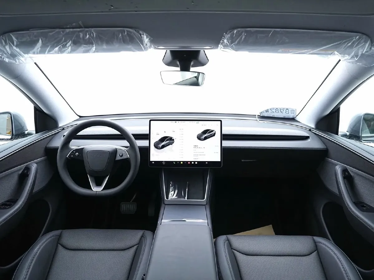 TESLA – 2025 – MODEL Y BEV