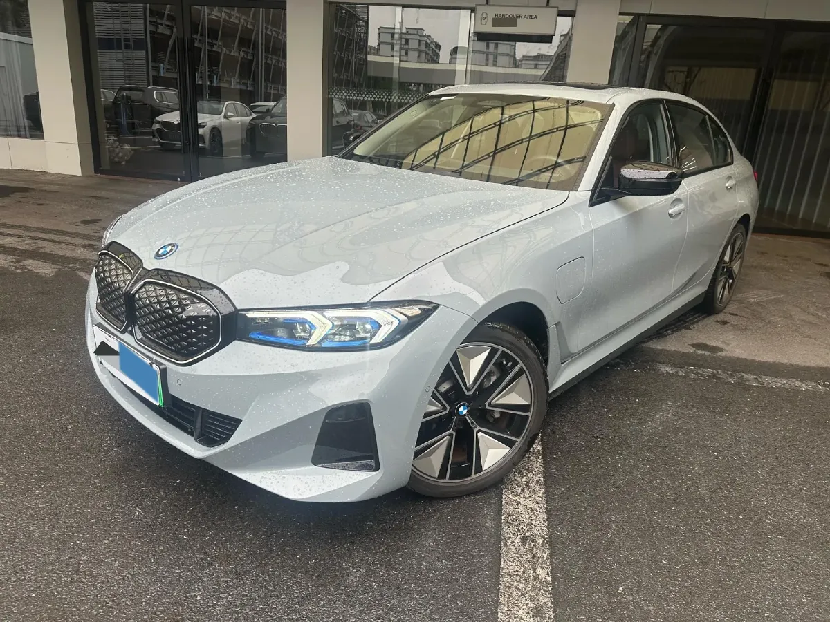 BMW – 2025 – I3 BEV
