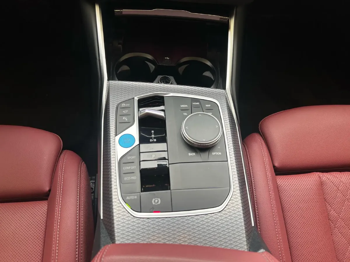 BMW – 2025 – I3 BEV