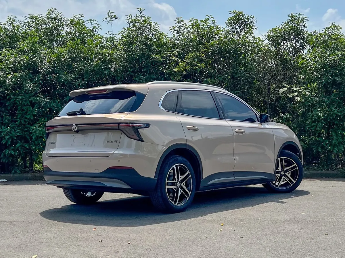 MG – 2025 – MG ES5 BEV
