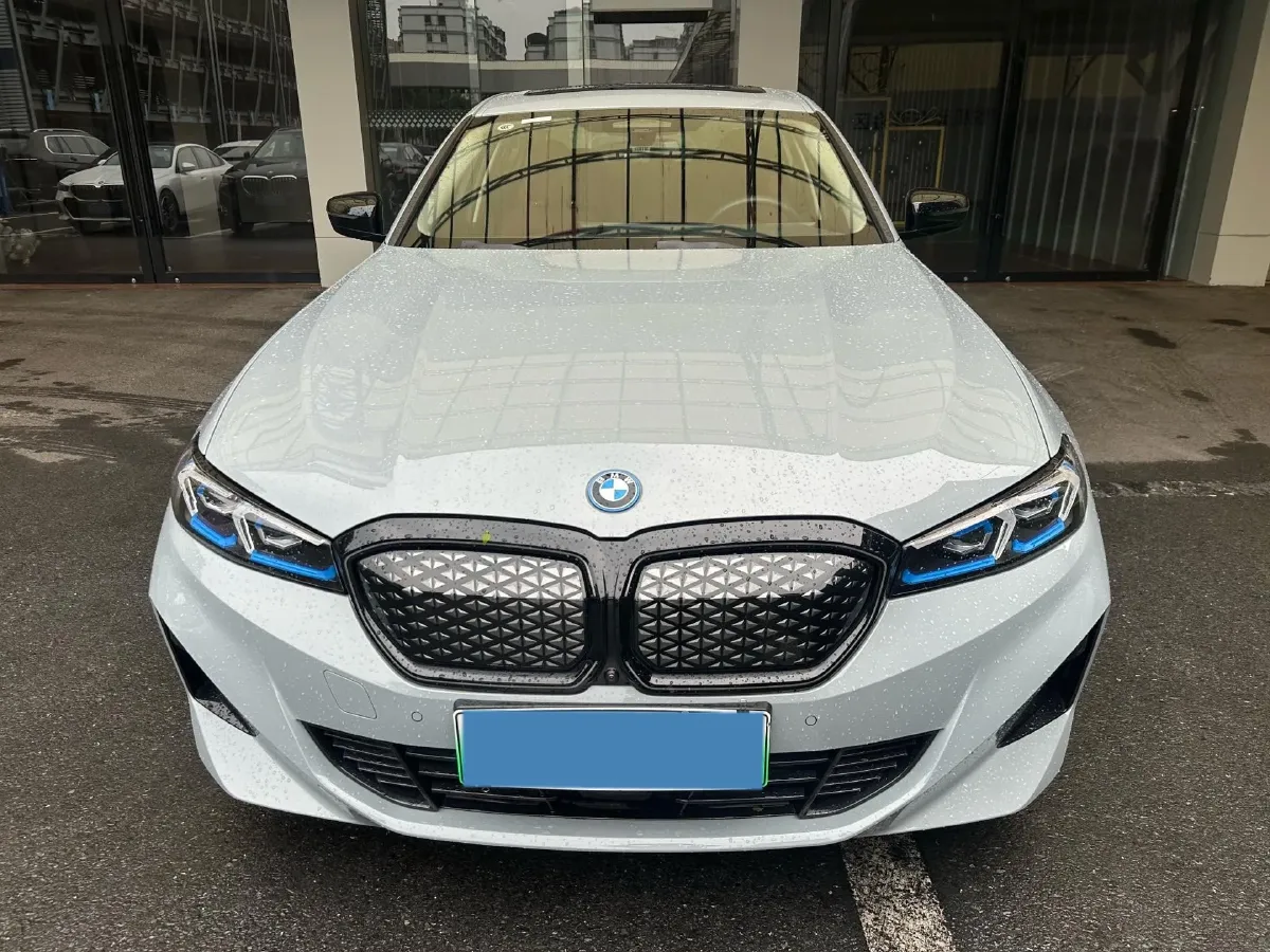 BMW – 2025 – I3 BEV