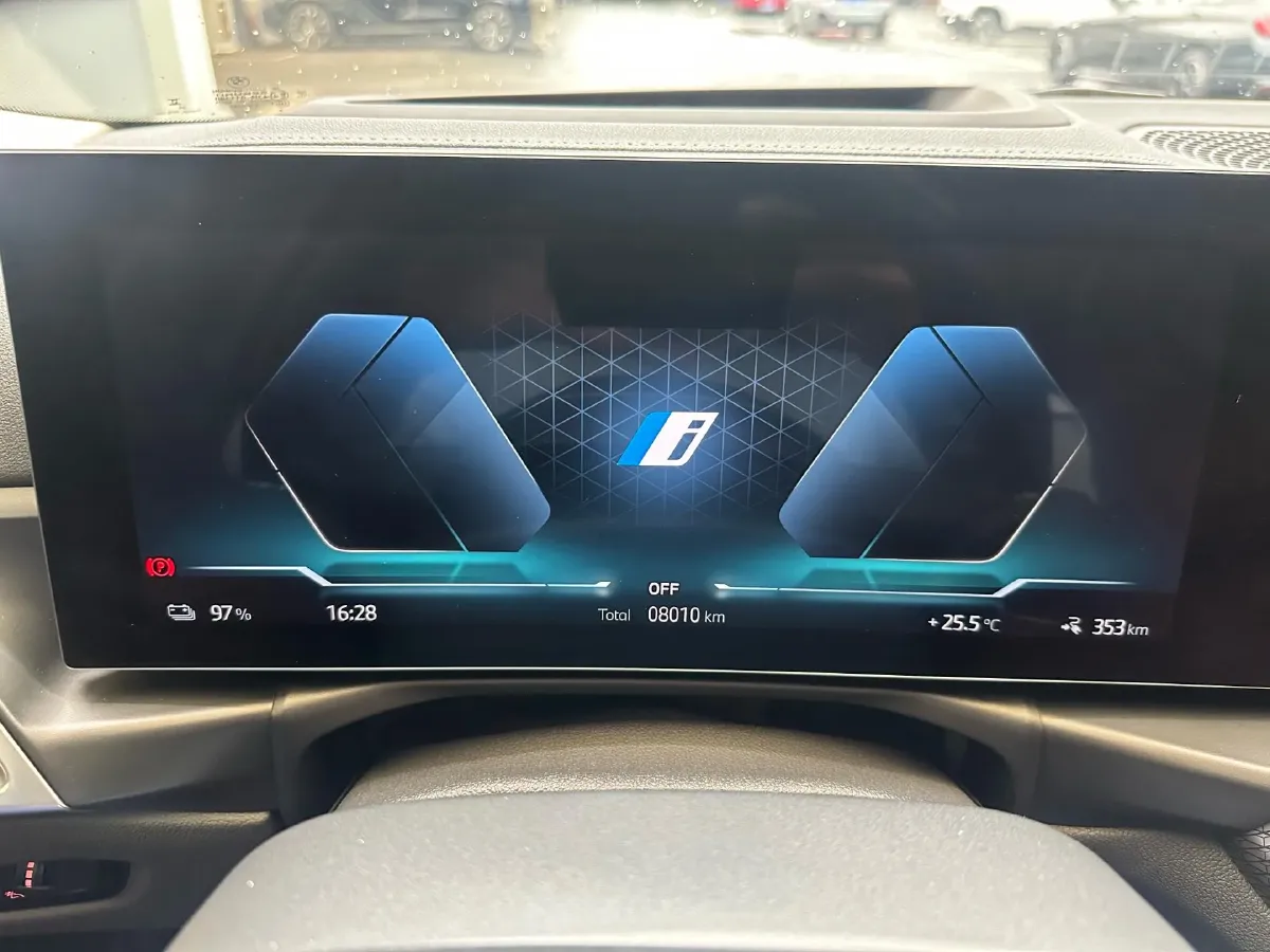 BMW – 2025 – I3 BEV