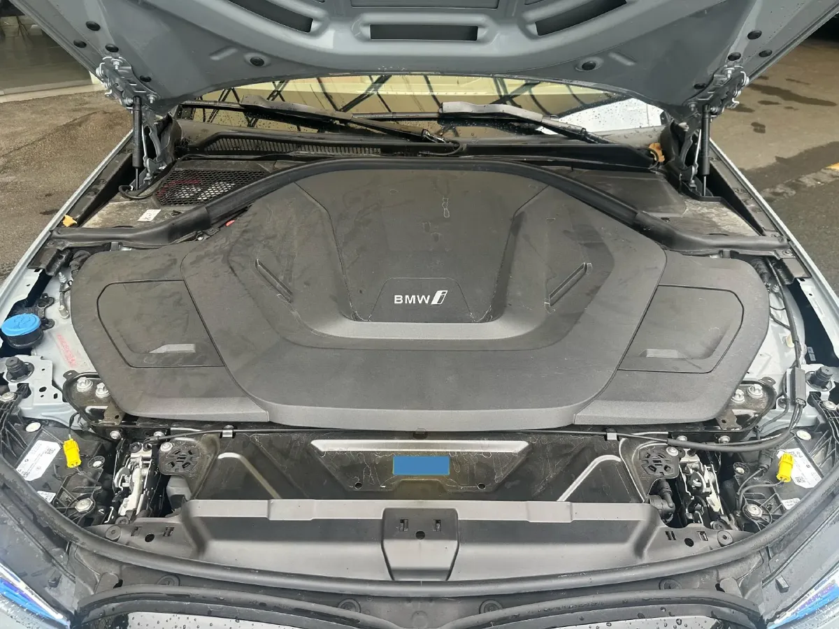 BMW – 2025 – I3 BEV